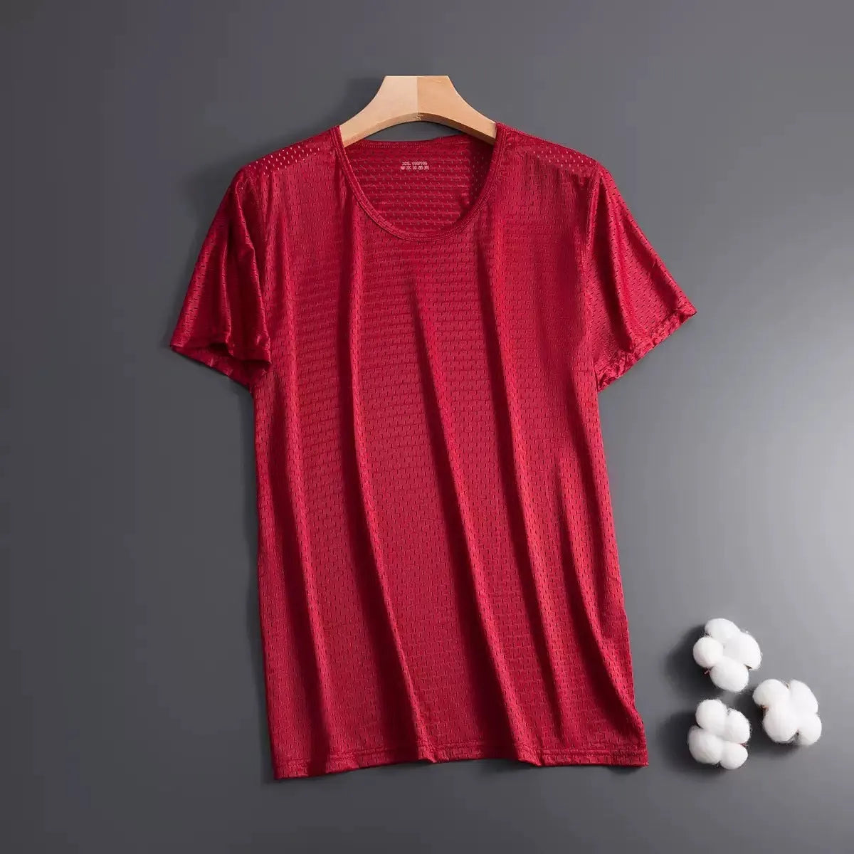Men's ice silk short sleeve T-shirt in solid colours with crew neck and loose fit