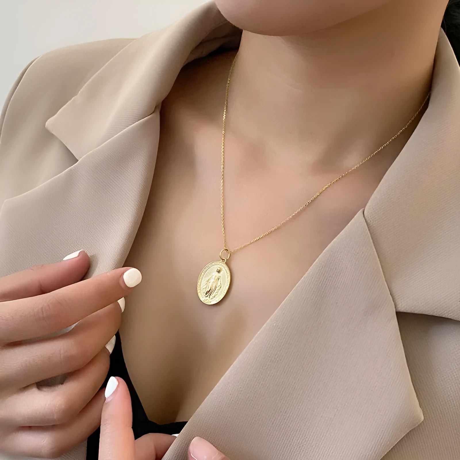 S925 sterling silver vintage embossed portrait pendant electroplated coin style in silver colour