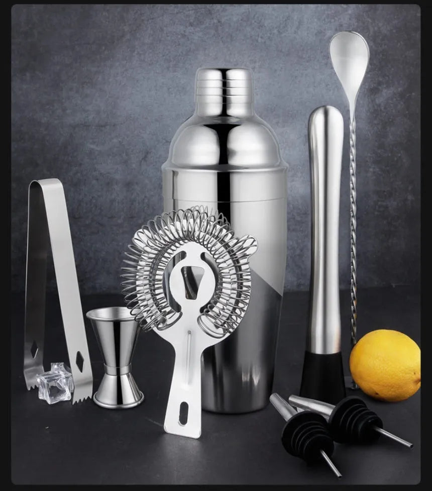23-piece stainless steel cocktail set in European-style acrylic case with bartending tools