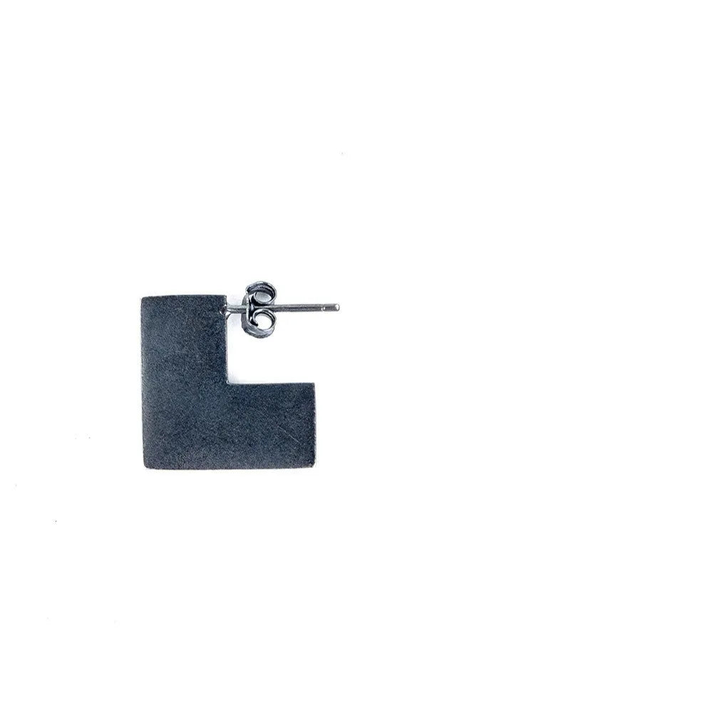 Oxidation black sterling silver geometry square earrings with minimalist cold wind style design.