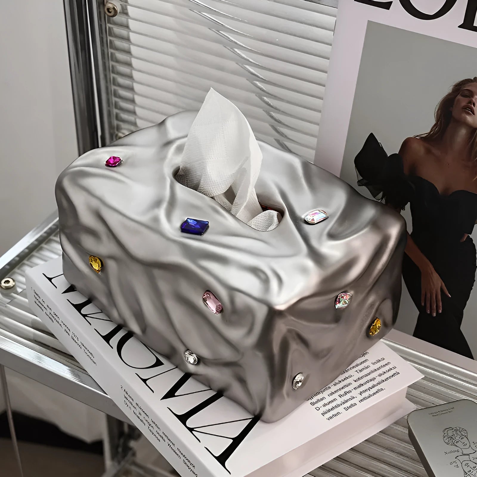 Ceramic tissue box in light luxury style with matte finish