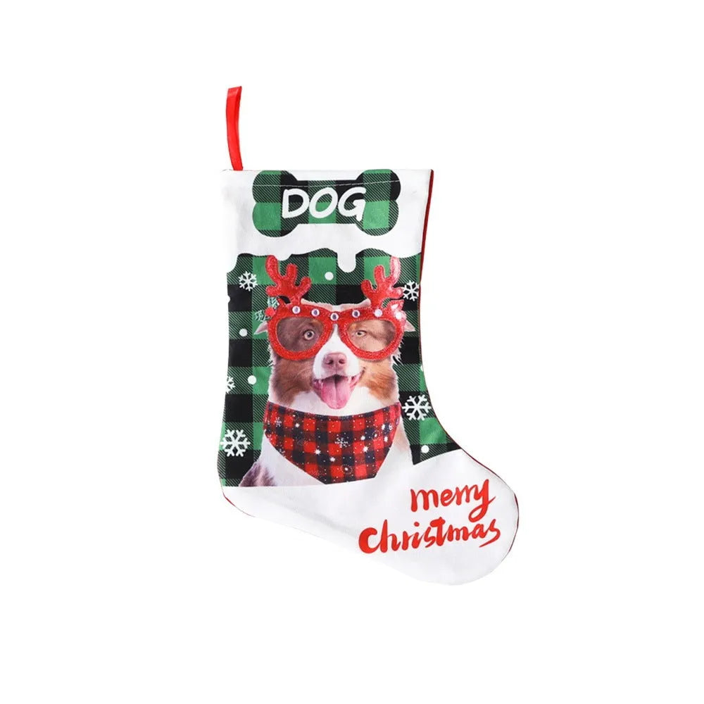 Green and black plaid cat cloth Christmas decoration measuring 26x36cm with Puppy Cat design