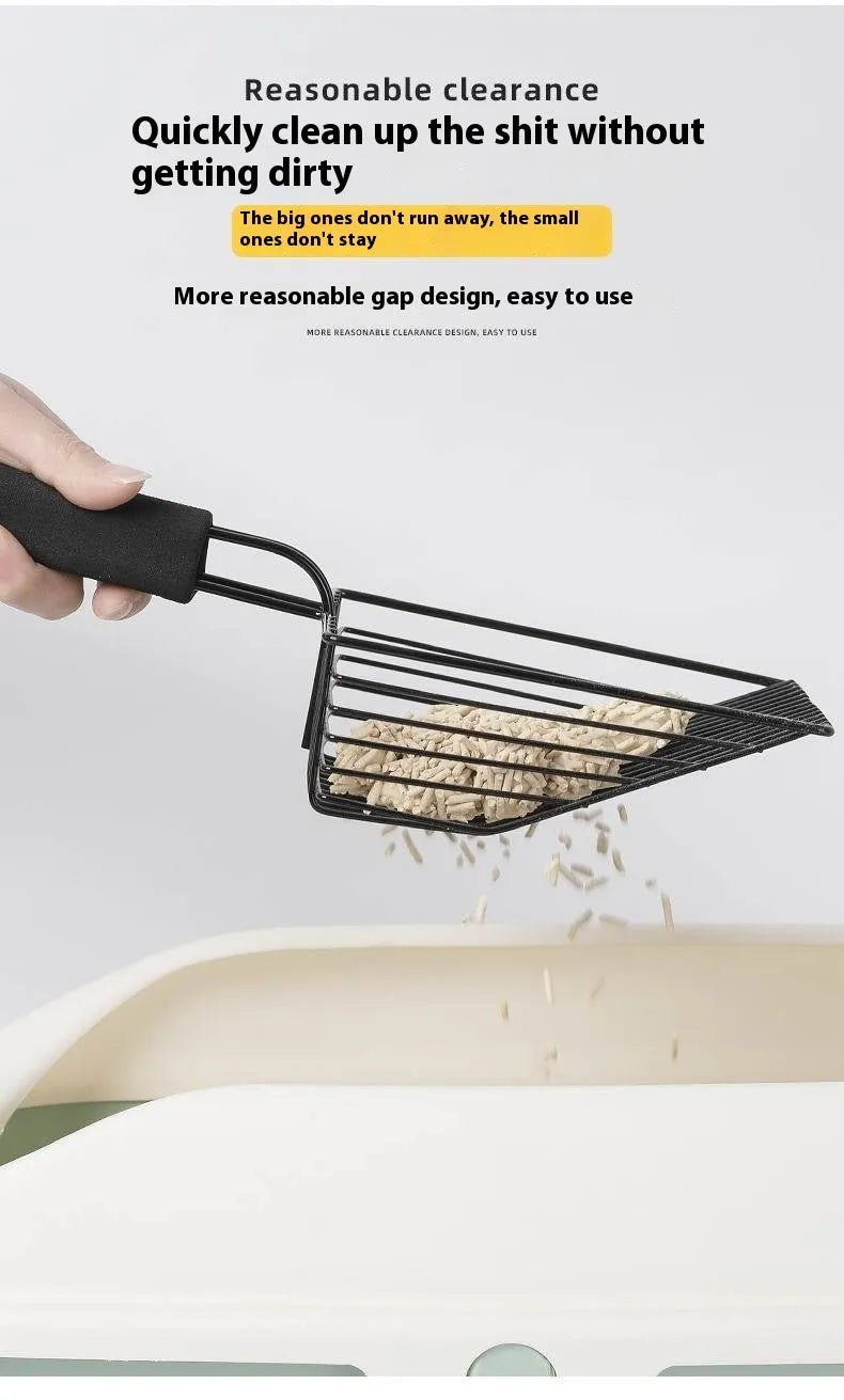 Black alloy cat litter scoop with 0.8cm gaps between tines for waste sifting