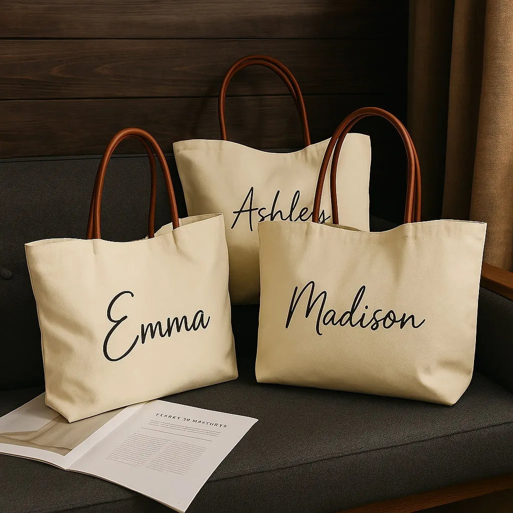 Natural cotton canvas tote bag with zip closure and double shoulder straps in beige white colour