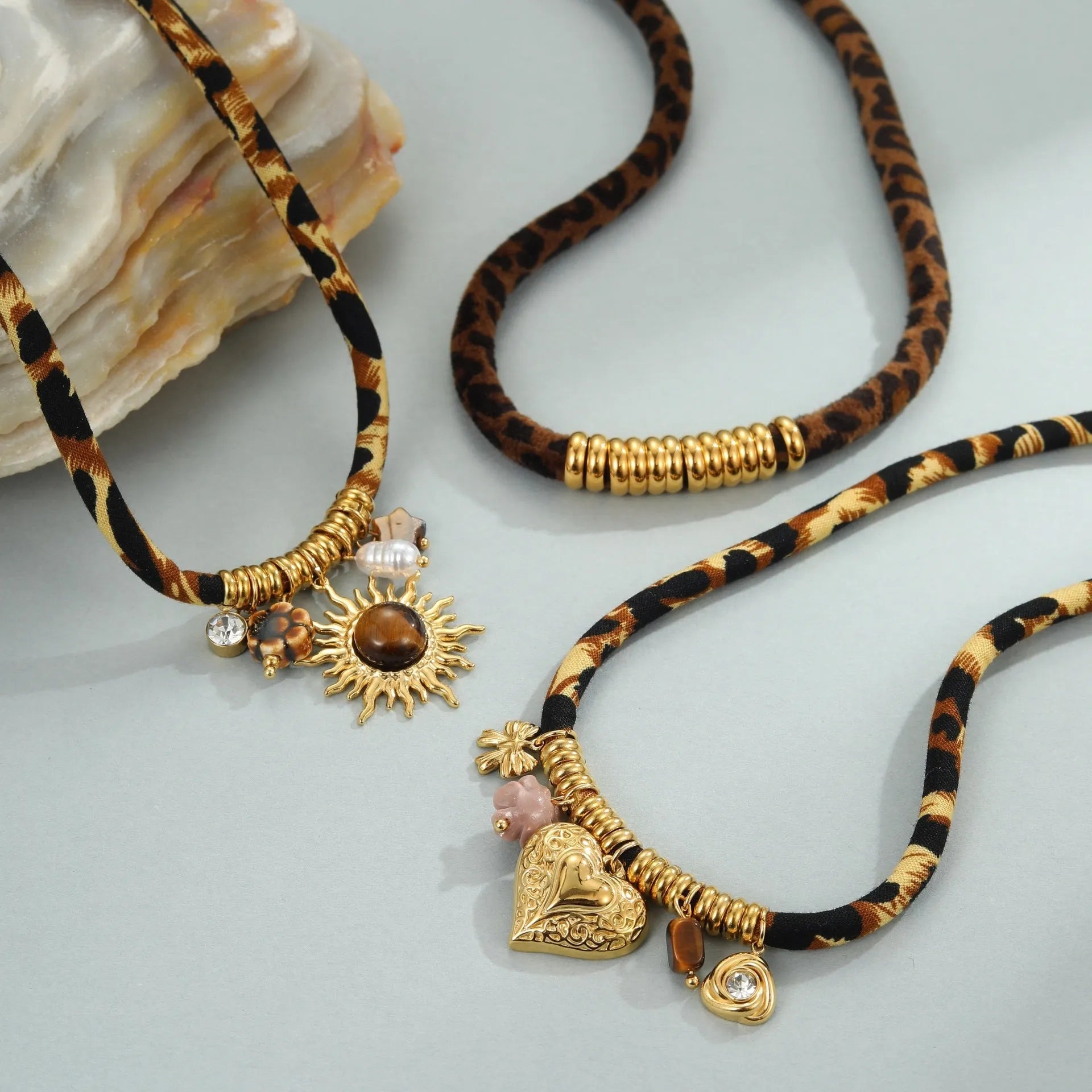 Leopard pattern stainless steel necklace with geometric pendant on adjustable 41-50cm chain