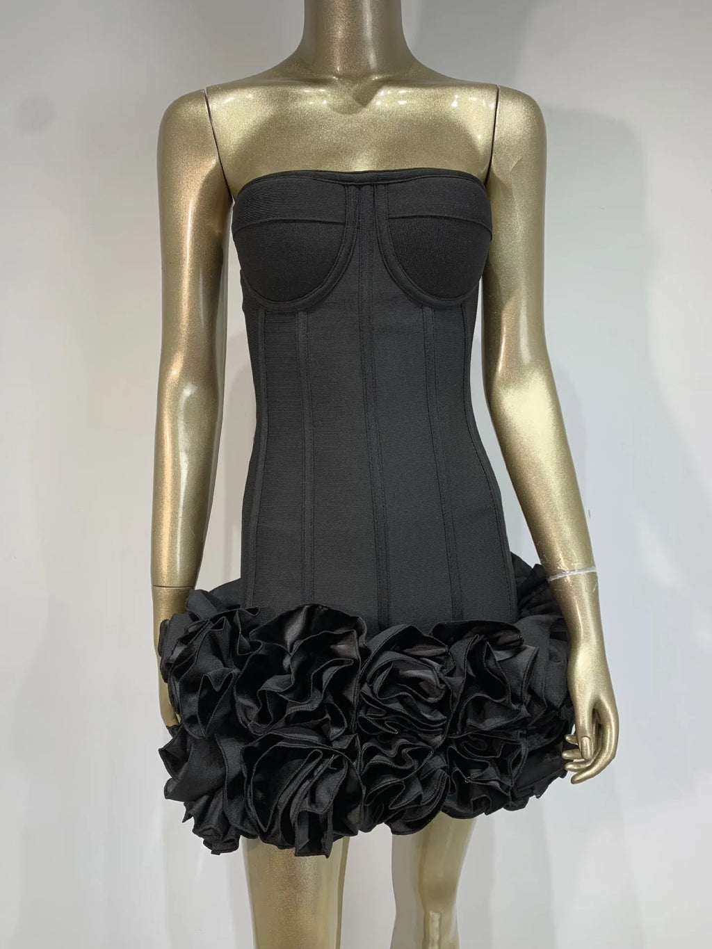Women's solid colour urban style mid waist polyester dress on hanger