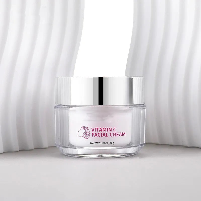 30g jar of universal vitamin C face cream showing compact 6cm size.