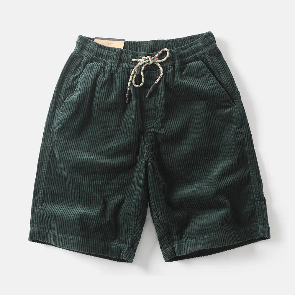 Men's khaki cargo shorts with retro American street style and straight-leg design