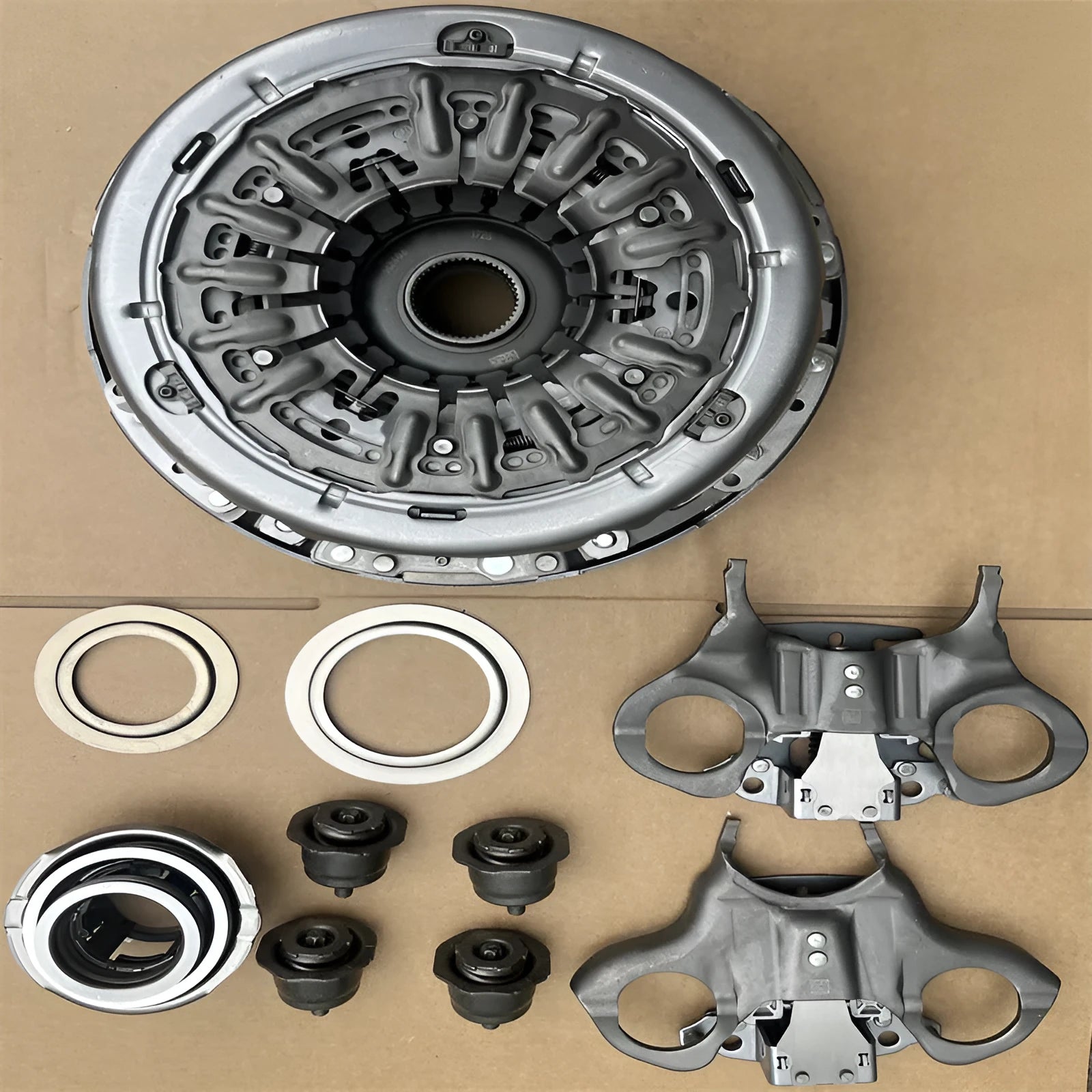 6DCT250 dual clutch and kit assembly with pickling plate construction for automatic clutch replacement