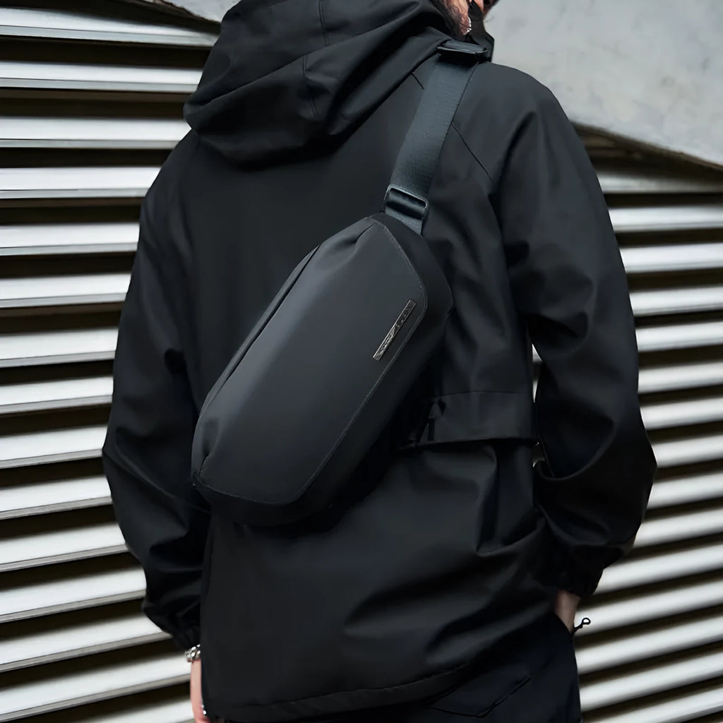 Men's black Oxford cloth messenger bag with one-shoulder riding design for daily use