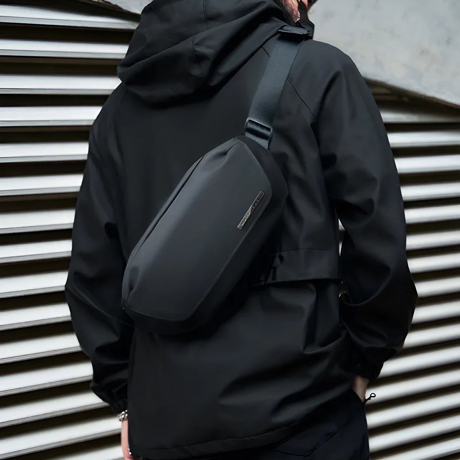 Men's black Oxford cloth messenger bag with one-shoulder riding design for daily use