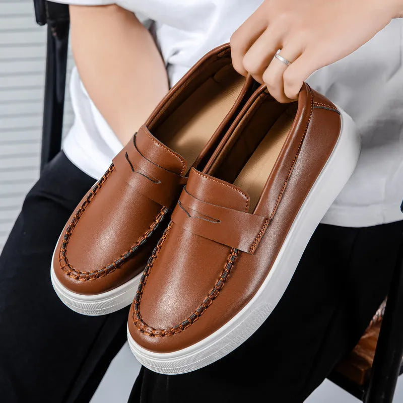 British style casual shoes in artificial PU leather with round toe design