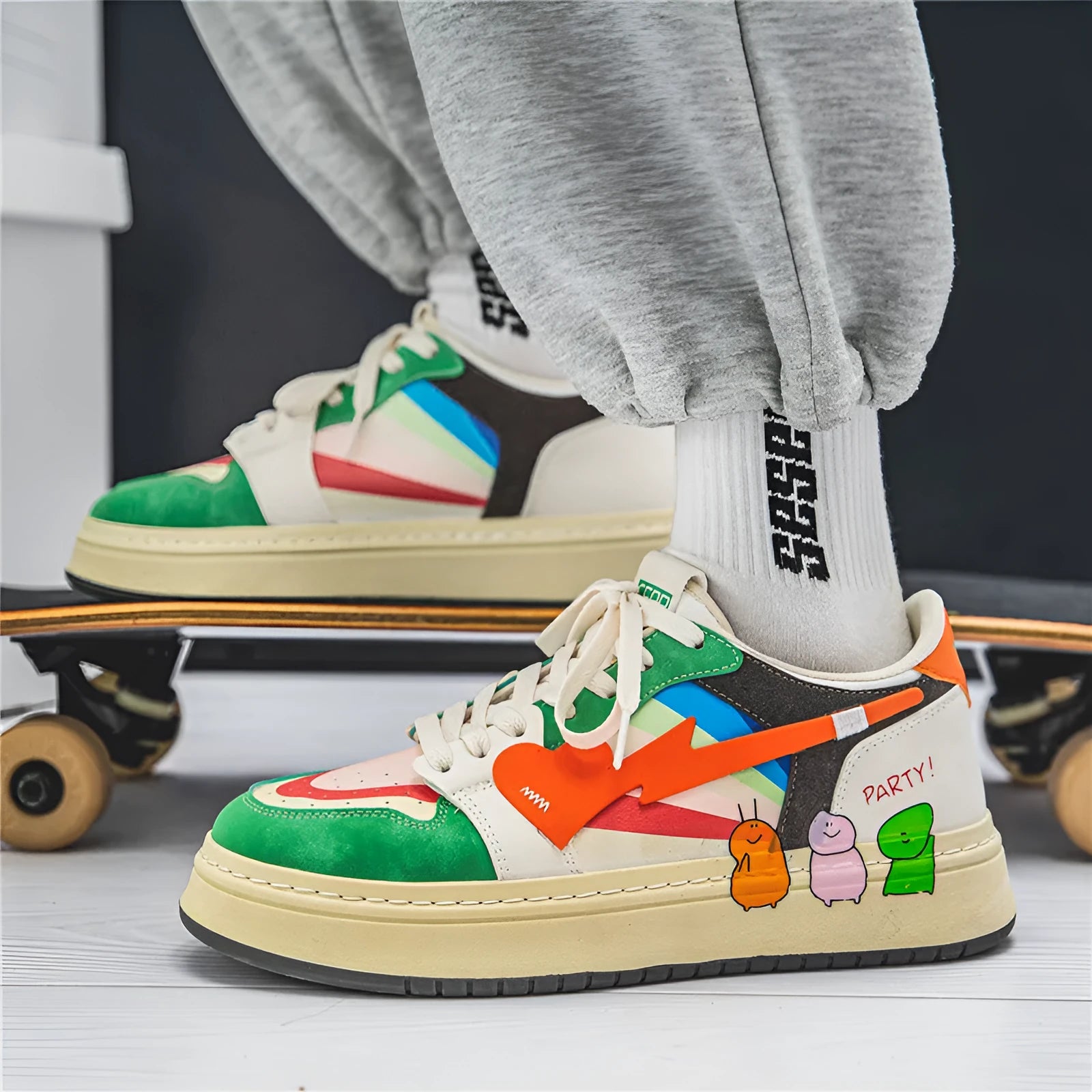 Lace-up casual sneakers in youth fashion style with wear-resistant soles
