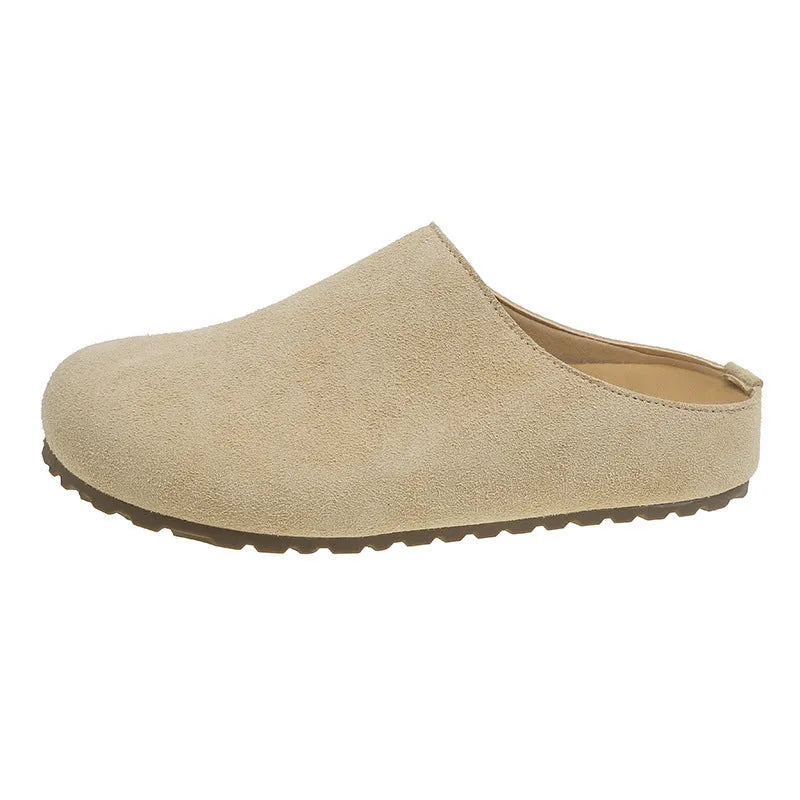 Flat outdoor slip-on slippers with square toe in apricot colour on a plain background.
