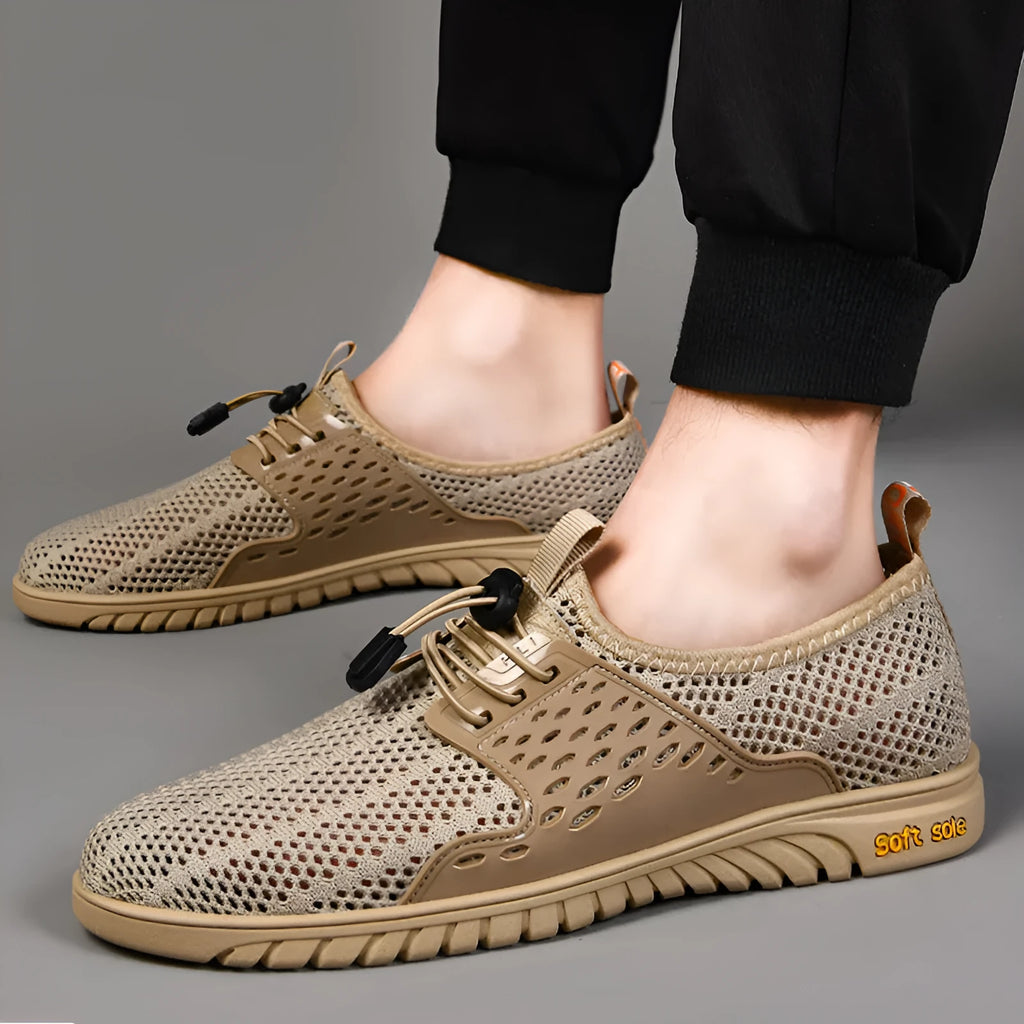 Men's breathable casual summer shoes in black mesh with rubber sole and elastic band
