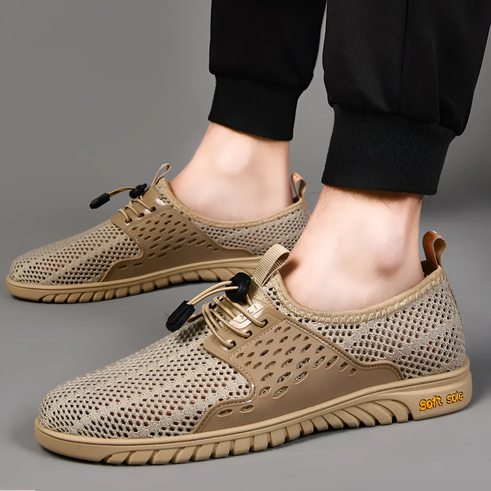 Men's breathable casual summer shoes in black mesh with rubber sole and elastic band