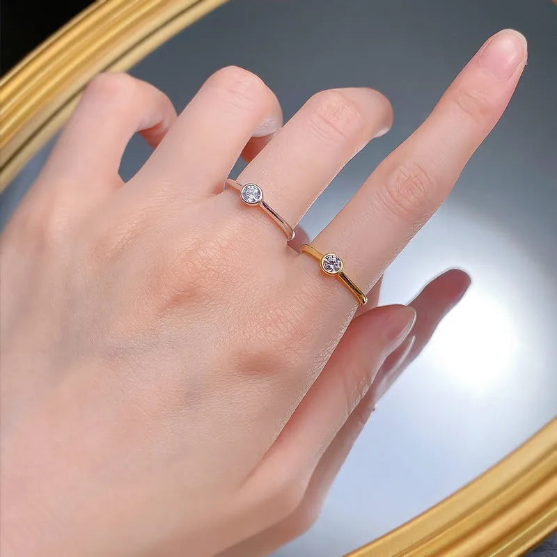 Minimalist crown shaped silver ring with linear elements in Korean Ins style