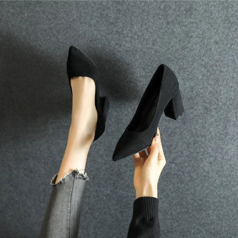 Women's suede pointed toe shallow-mouth shoes with 7 cm chunky heel in black