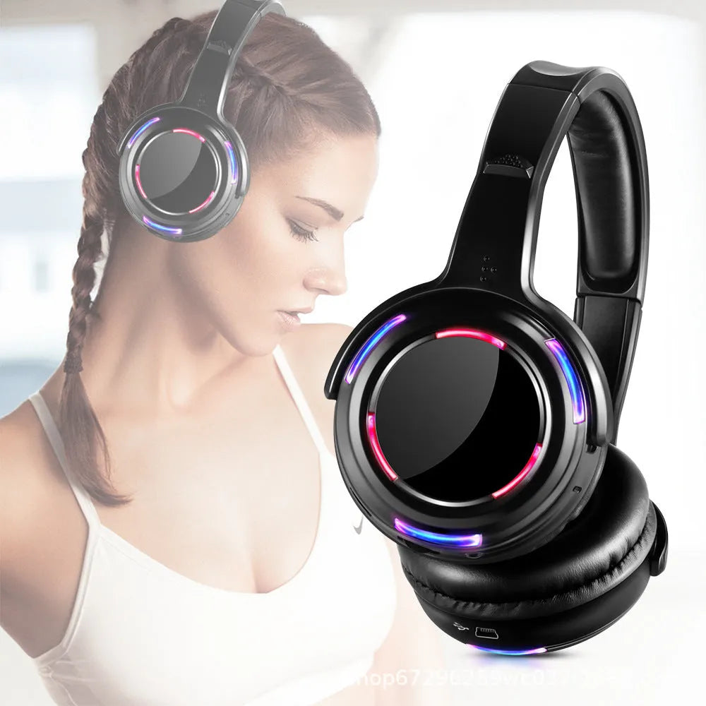 Black silent disco wireless headphones with 40mm drivers and 3.5mm plug for party use