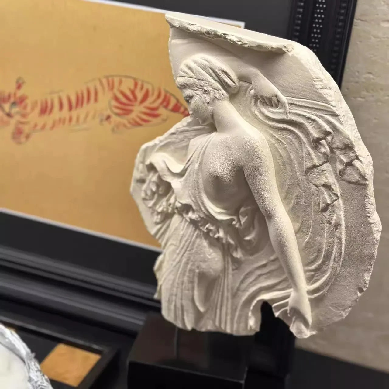 Italian-style wine goddess resin ornament modern simplicity design 35cm tall