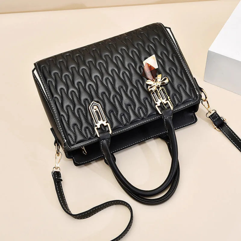 Women's large-capacity polyester shoulder messenger bag in street trend style with organisational pockets